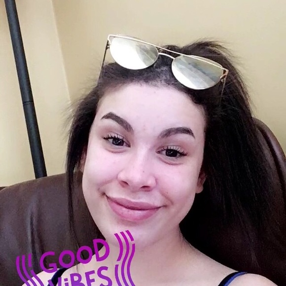 Meet your Posher, Olivia - Picture 1 of 1